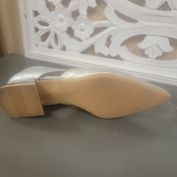 Elegant Silver Women's Flats - Picture 8 of 8